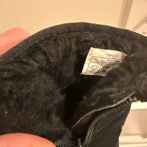 NWOT Koolaburra Toddler Black Short Suede winter Ugg Boots w faux fur lining 5 - Picture 8 of 9